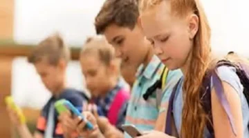 أضرار استخدام الهواتف على أطفال أقل من 12 عاماً